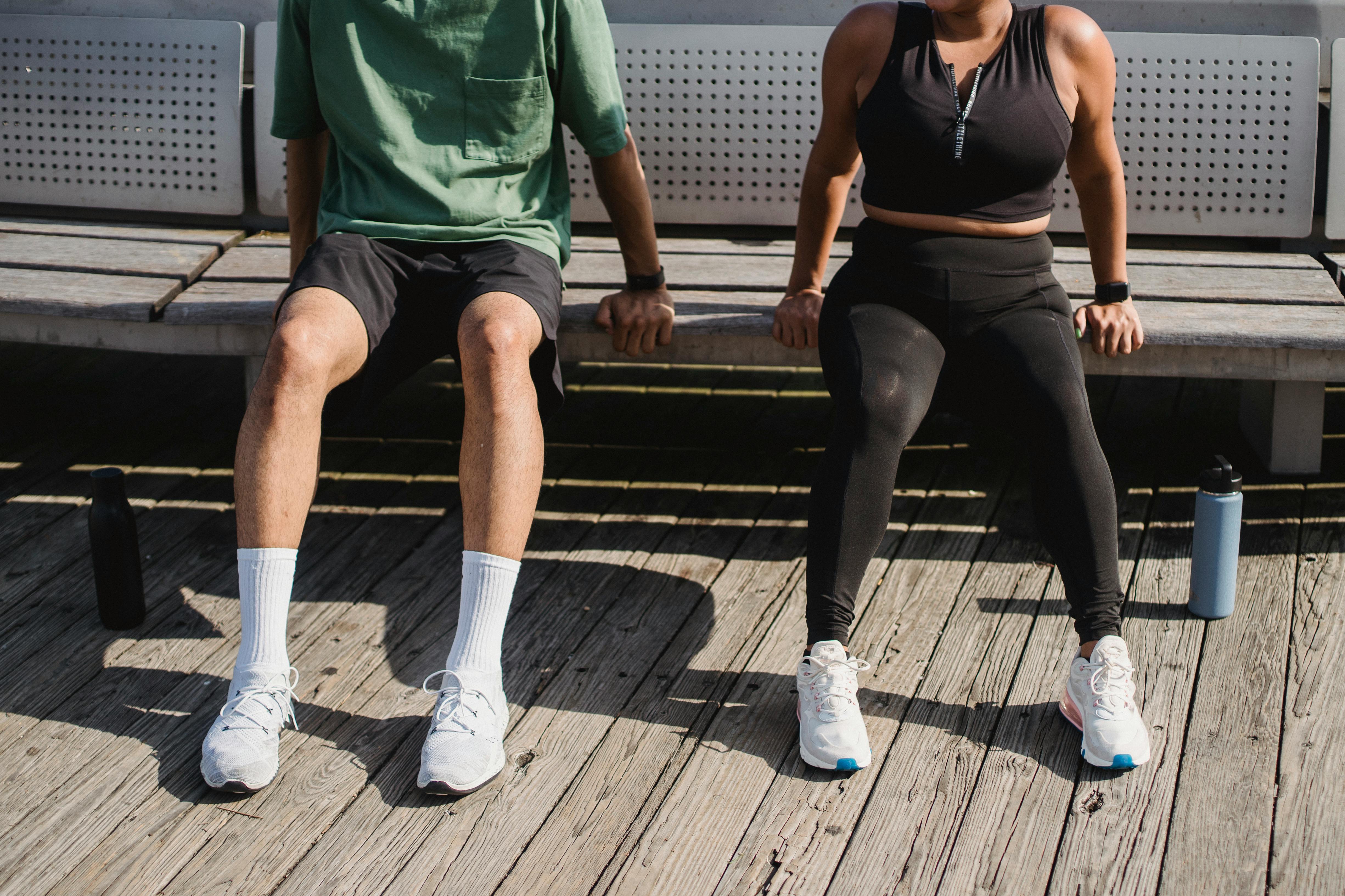 The ultimate outdoor workout: all you need is a park bench — Photo by Ketut Subiyanto on Pexels