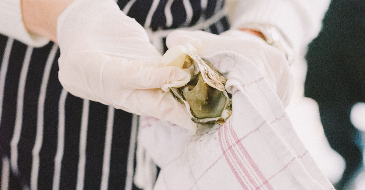 The Benefits of Disposable Gloves for Chefs: Ensuring Hygiene and Hand Safety