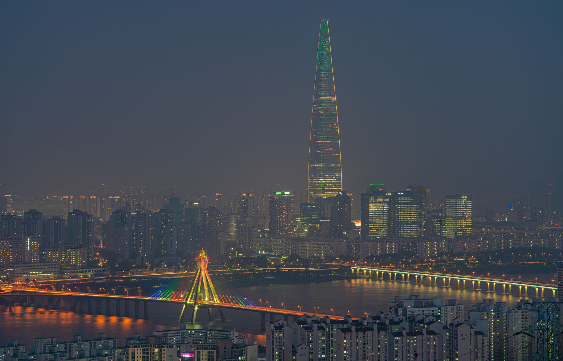 Cheonggyecheon Stream: Surga Tersembunyi di Tengah Hiruk Pikuk Seoul, Wajib Masuk Itinerarymu!