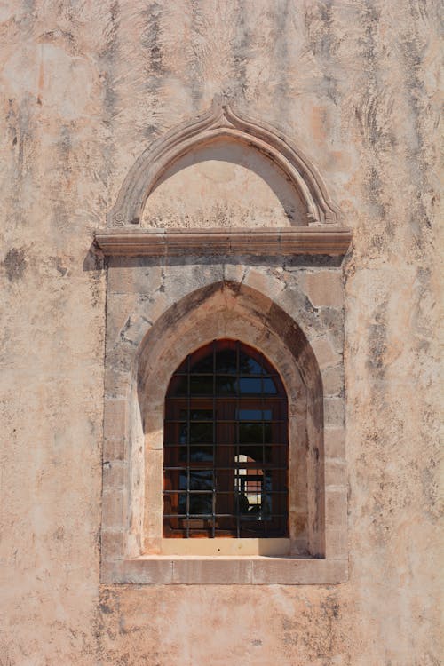 Kostenloses Stock Foto zu alte fenster, bogenfenster, fenster