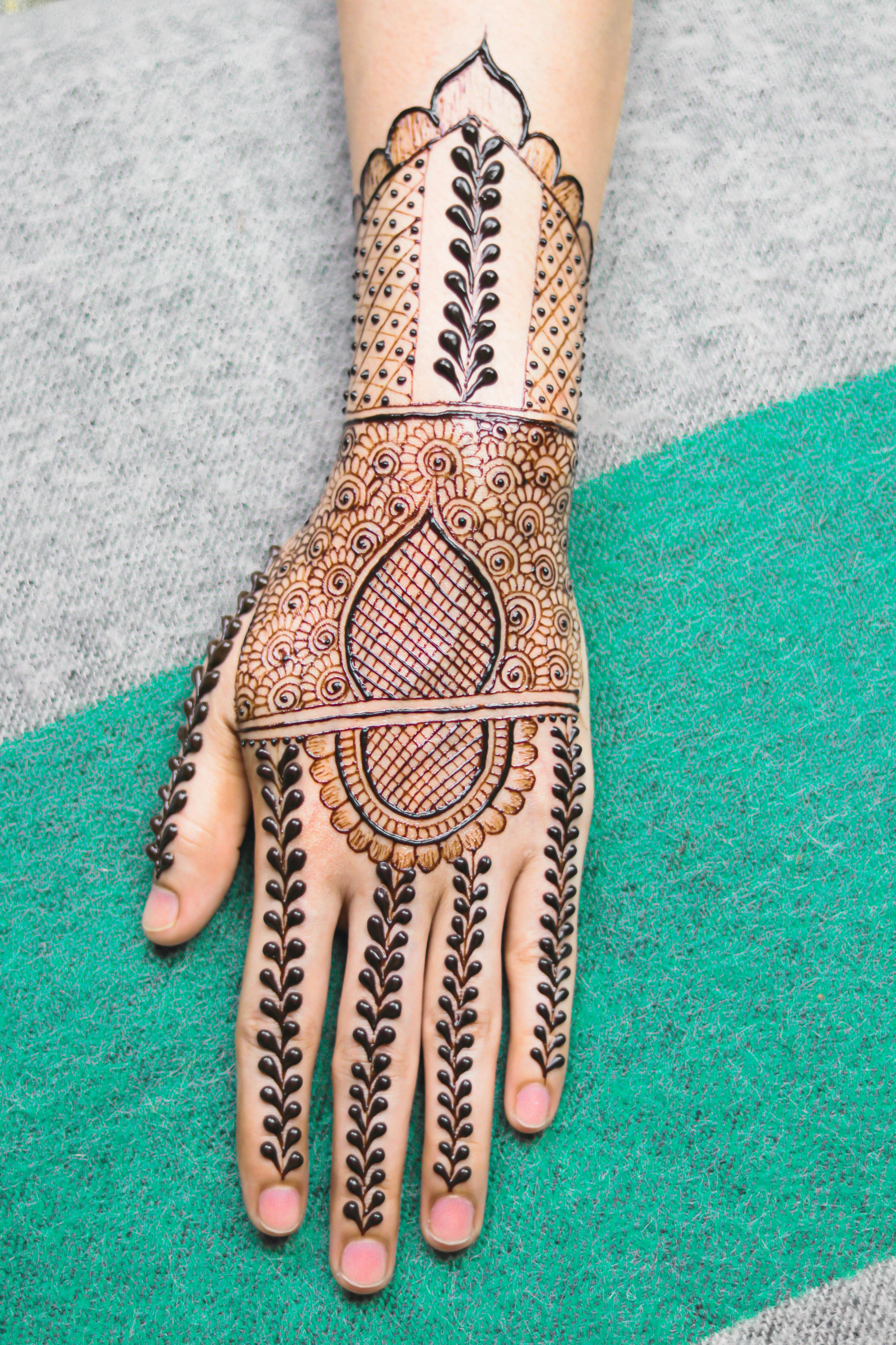 85+ Mehndi Designs - Arabic & Simple | Floral henna designs, Henna designs  hand, New henna designs