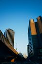 黄金时段的东京，展示了令人惊叹的城市景观，摩天大楼与城市建筑尽收眼底