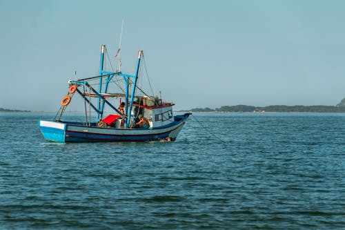 Kostenloses Stock Foto zu fischerboot, fischerei, meer