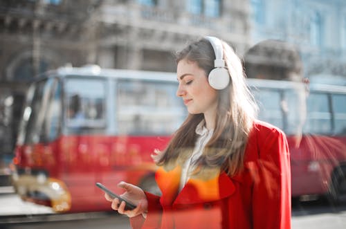 Gratis stockfoto met autobus, headphones, horen