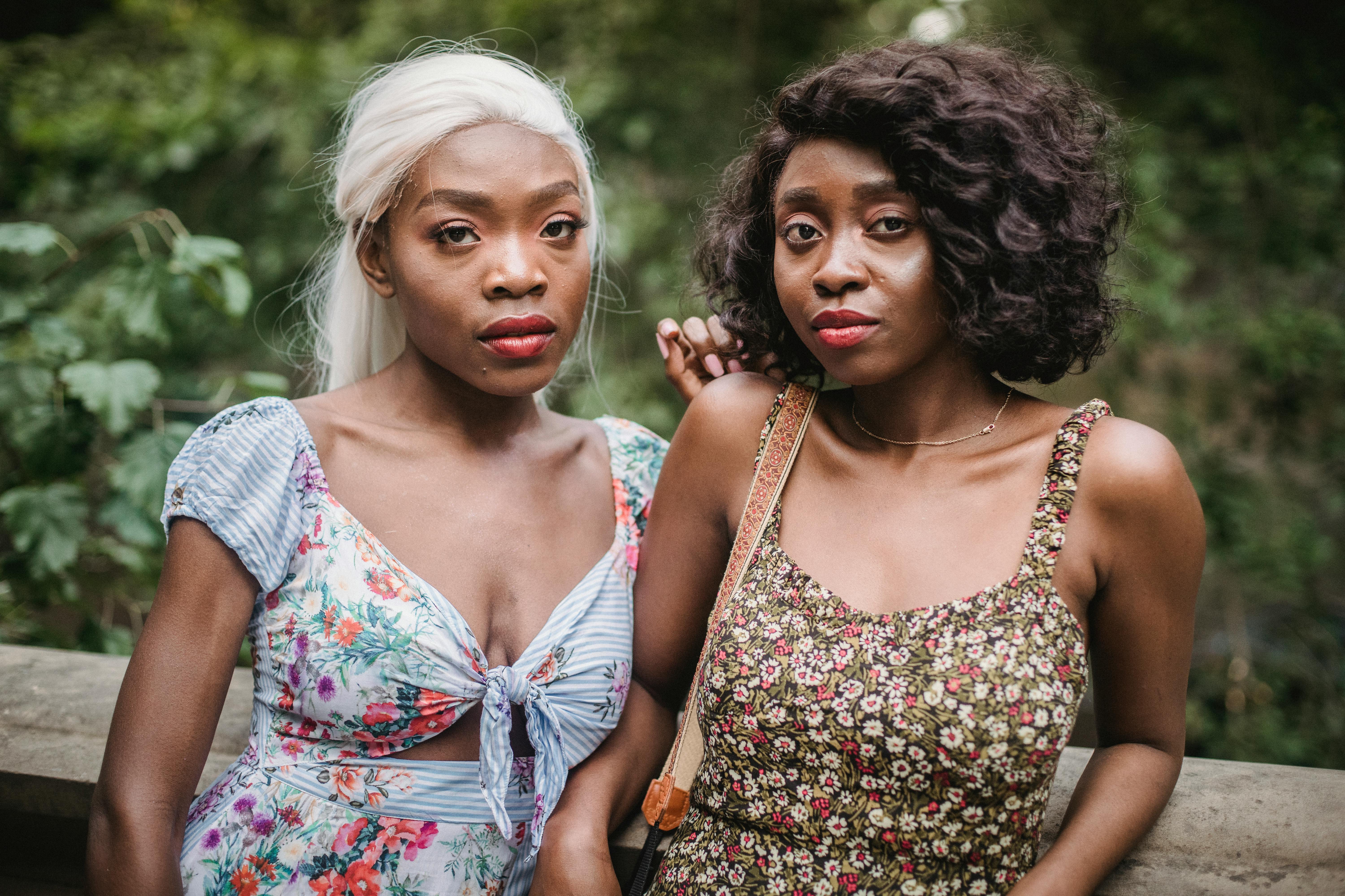 From vintage tops to maxi skirts, build your summer wardrobe with these it girl fashion trends — Photo by Ketut Subiyanto on 