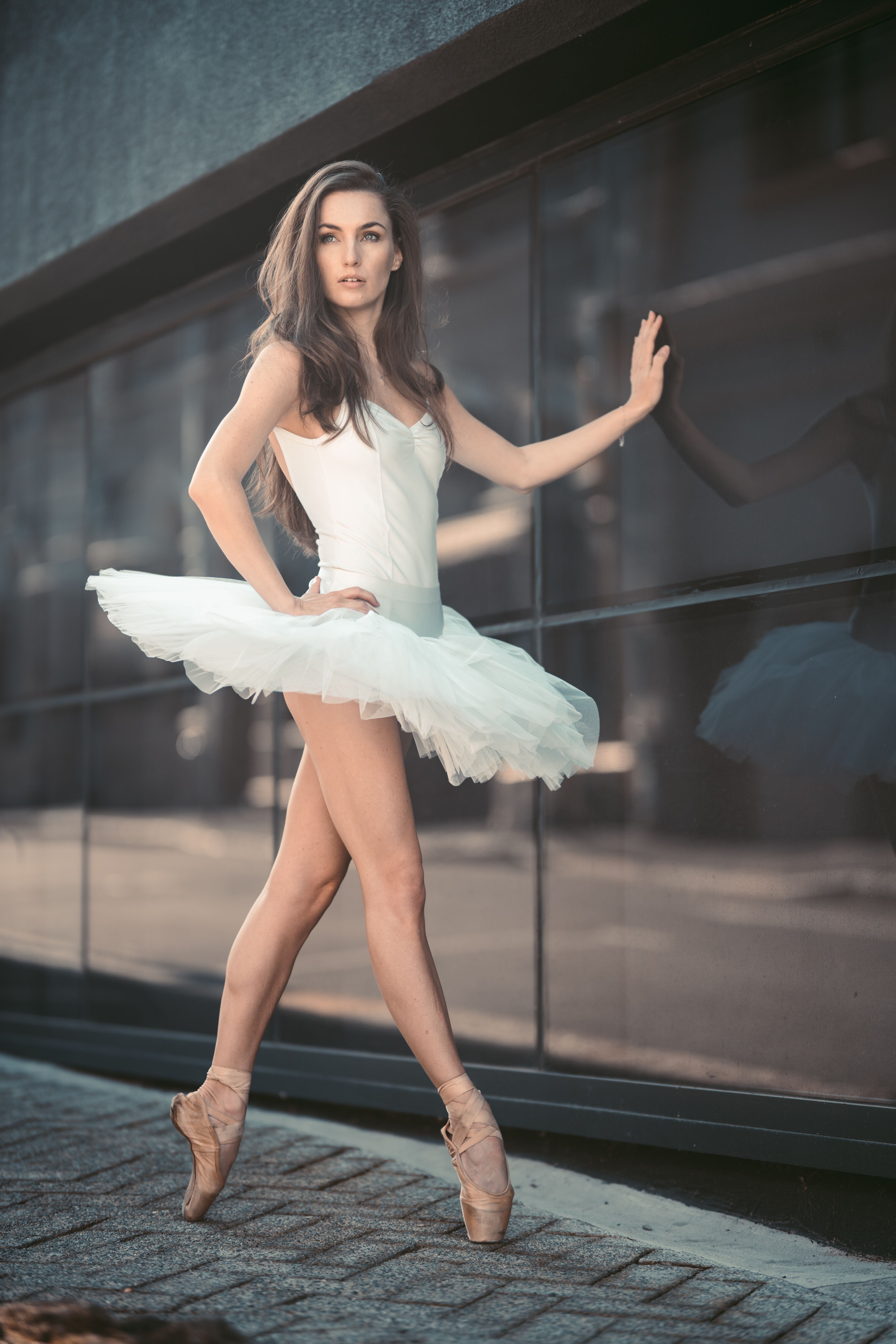 Woman Doing Ballet Pose · Free Stock Photo