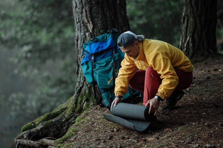 Essential Camping Gear: Your Ultimate Checklist thumbnail