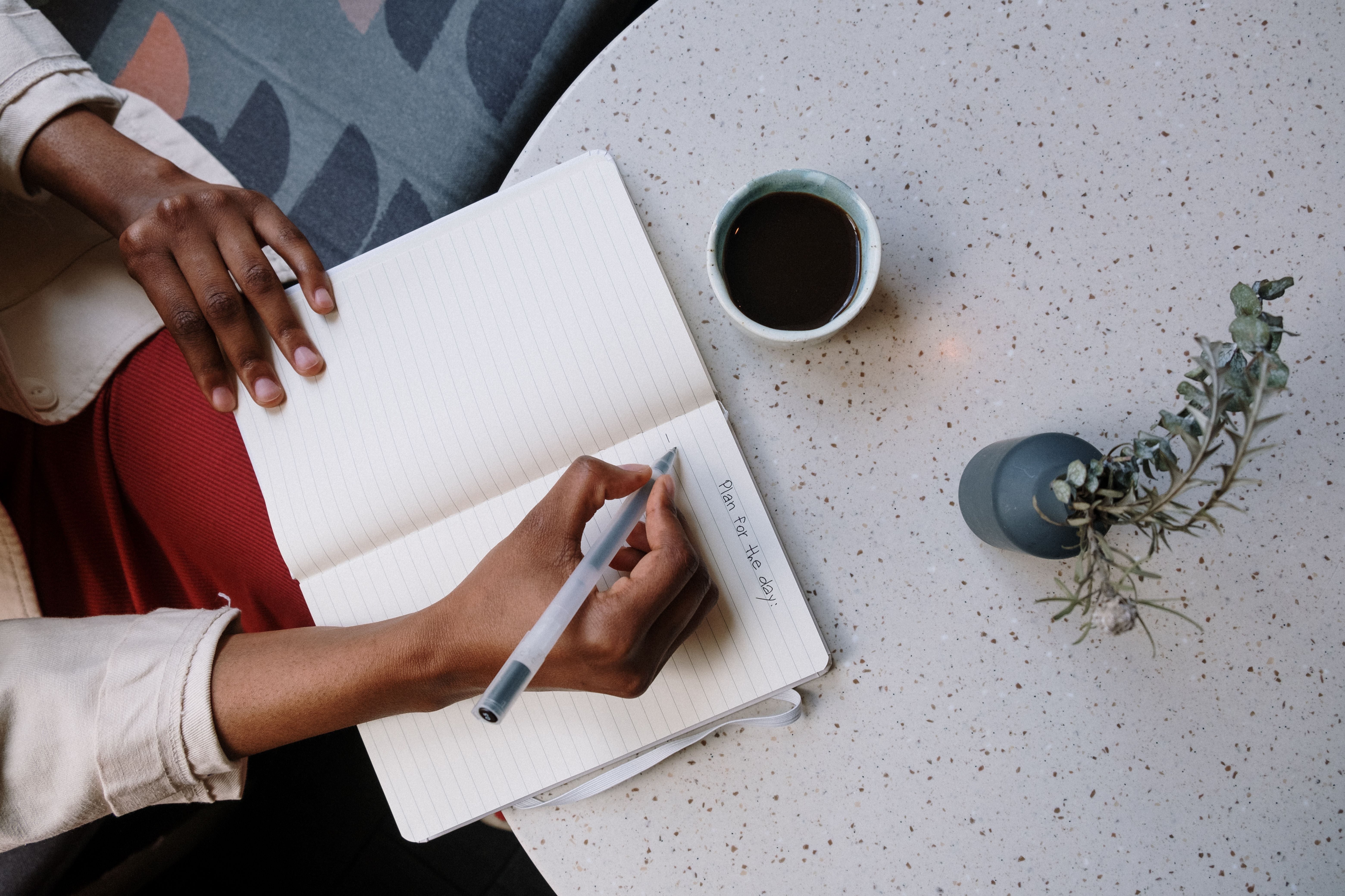 How to Actually Work a Job Fair and Walk Out With Leads