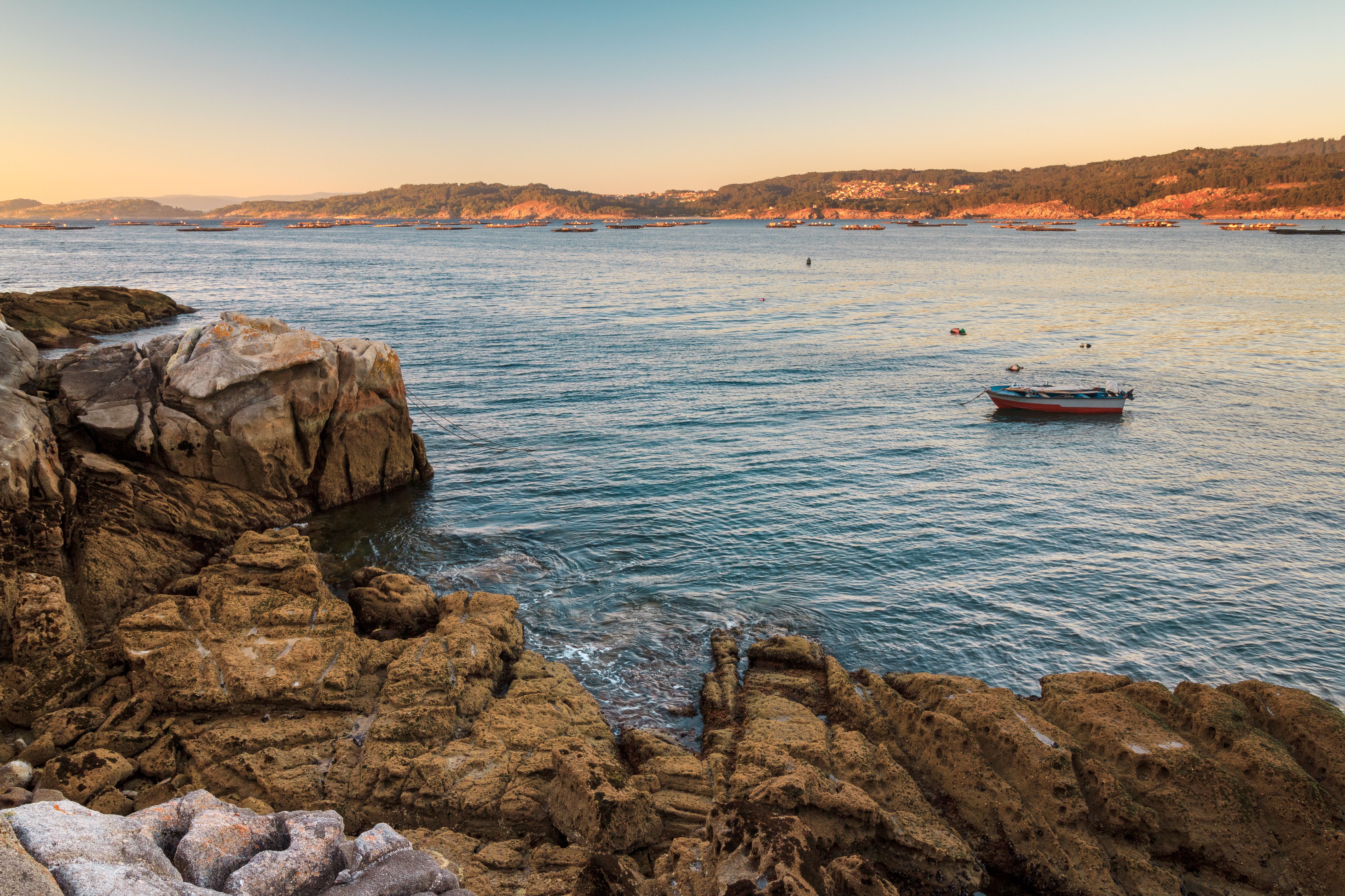 Praia de Barra and the Aldán Estuary