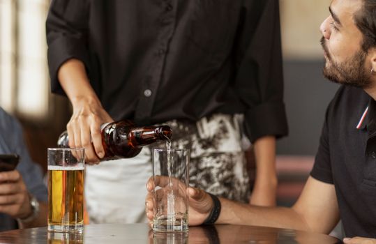pour beer glass