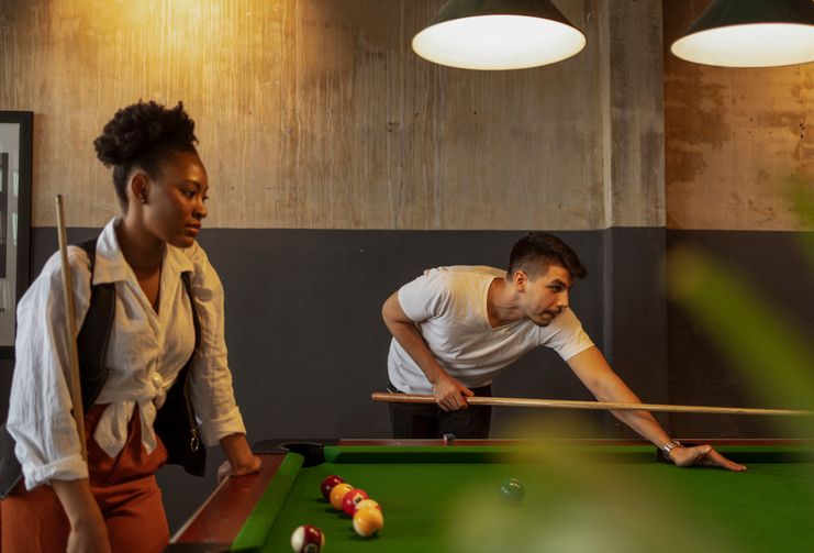 Blackjack Strategie Tabelle zeigt optimale Entscheidungen für verschiedene Spielkombinationen