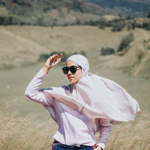 Free stock photo of anak perempuan cantik, busana wanita, fashion wanita Stock Photo