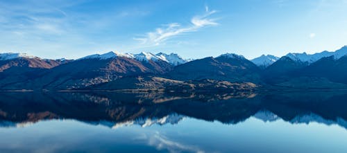 Foto d'estoc gratuïta de cel blau, llac, muntanyes