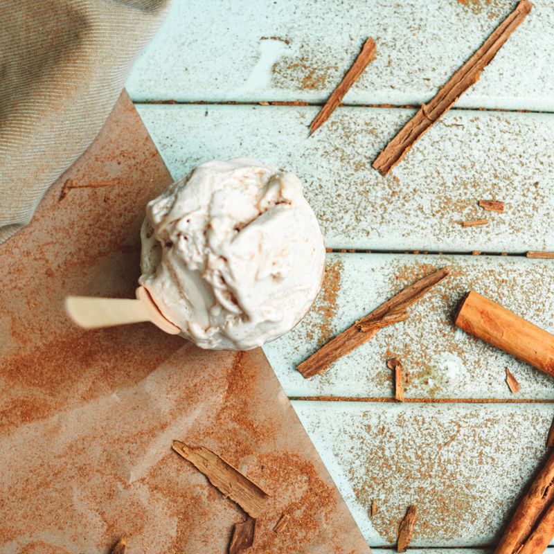 Brown Sugar Cinnamon No-Churn Custard Ice Cream