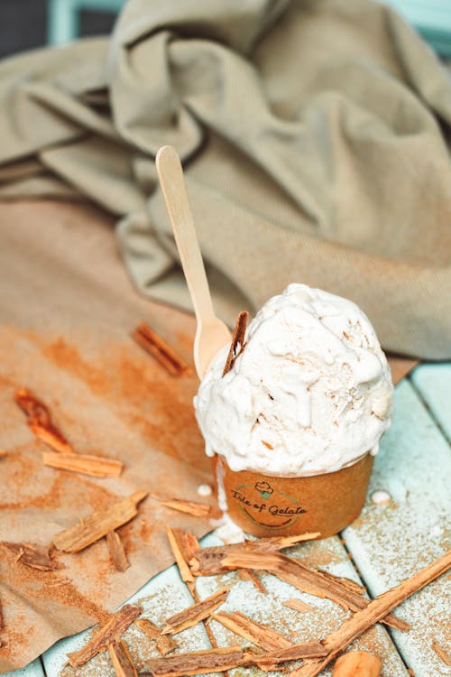나무 티스푼, 수직 쐈어, 아이스크림의 무료 스톡 사진