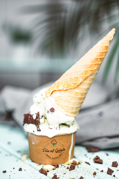 冰淇淋甜筒, 垂直拍攝, 特寫 的 免費圖庫相片