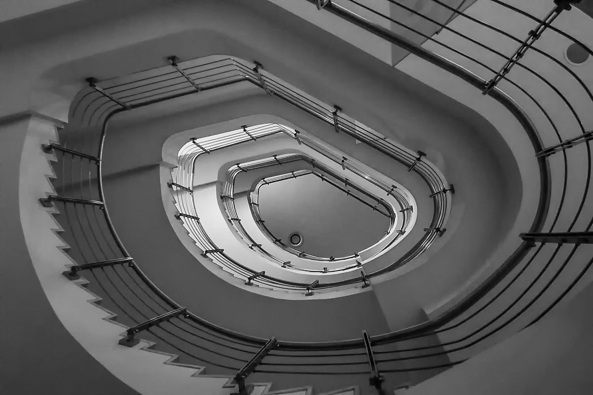 Rampe d'escalier et garde-corps métallique (photo d'illustration)