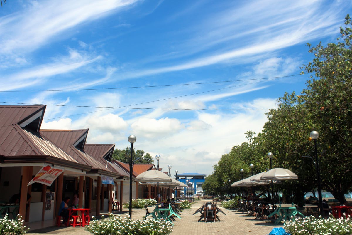 Abstract 3D face made of digital particles representing AI avatar