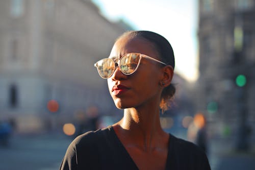 선글라스, 아프리카계 미국인 여성, 얕은 포커스의 무료 스톡 사진