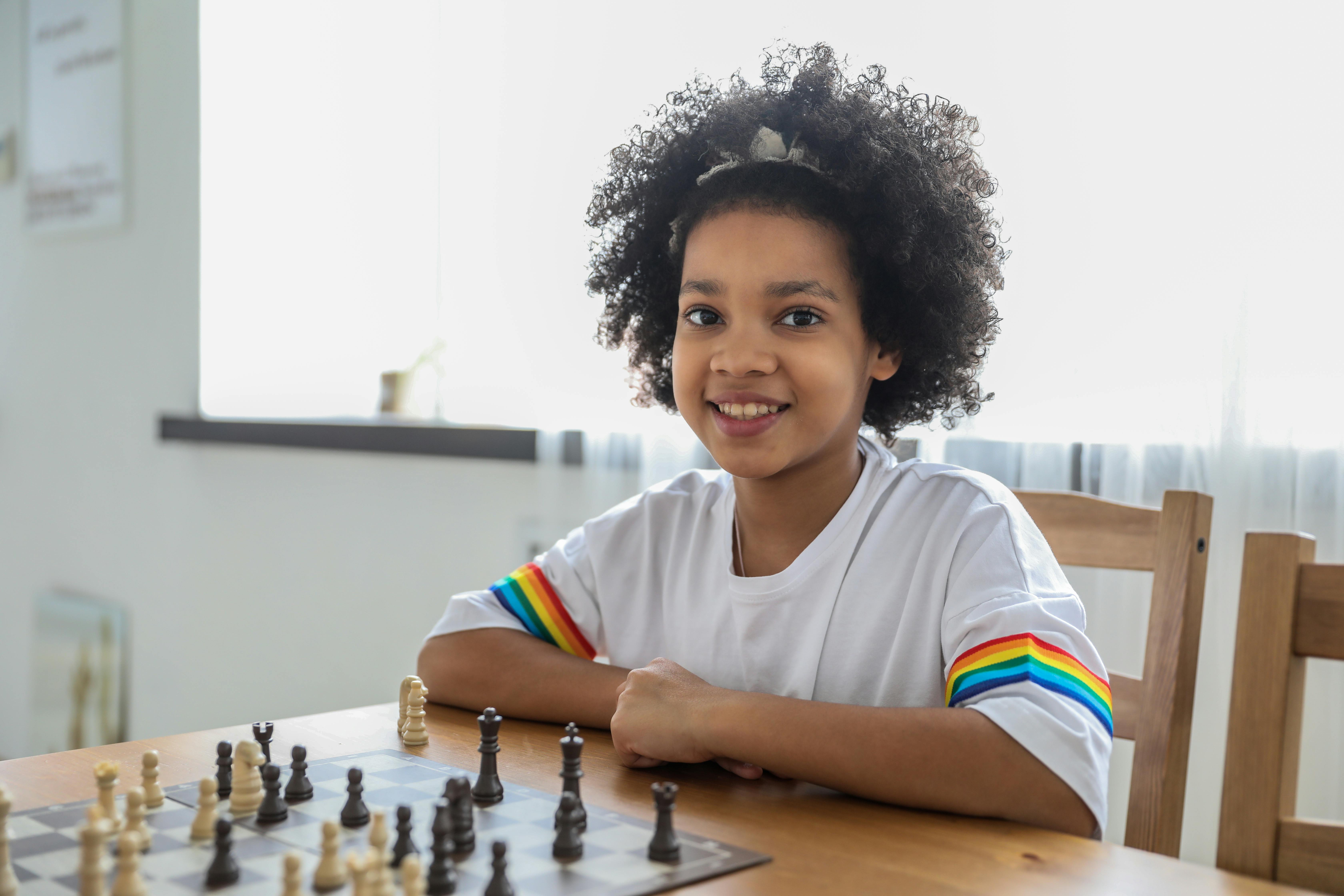 771 fotos de stock e banco de imagens de Asian Kid Playing Chess