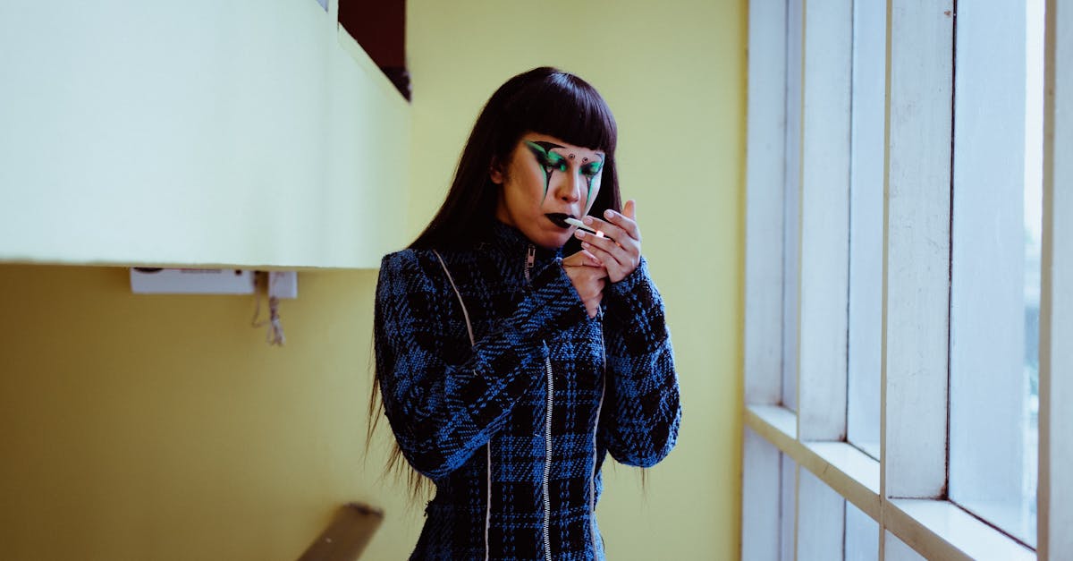How to get tobacco smoke smell out of clothes