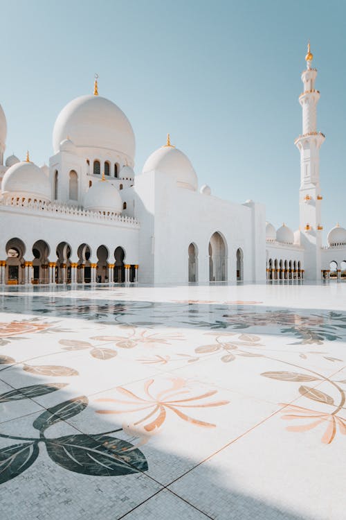 Sheikh Zayed Grand Mosque in Abu Dhabi, United Arab Emirates