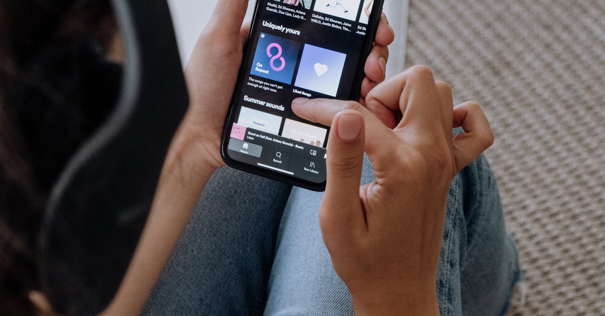 How to shuffle songs on Spotify without premium