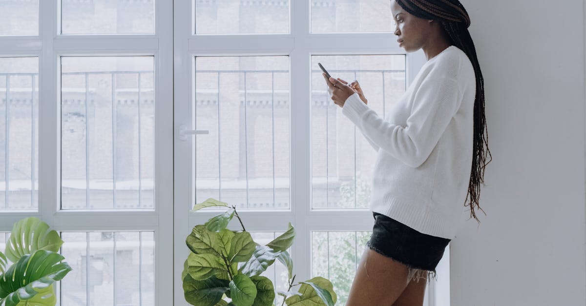 How to remove someone from WhatsApp group iPhone