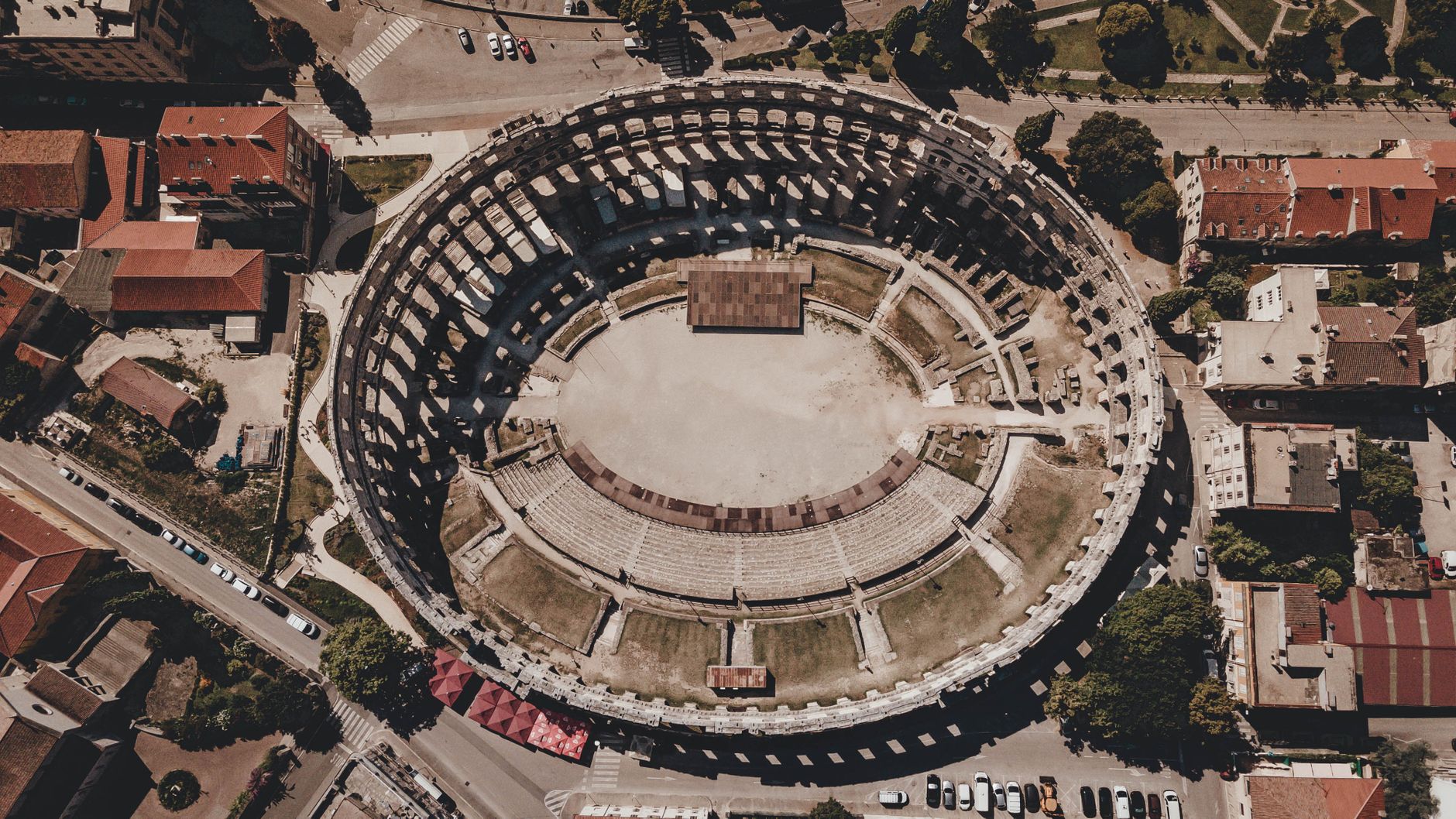 Jelajahi Desa Pula di Kroasia & Colosseum Roma: Panduan Wisata Hidden Gem untuk Pelancong Indonesia