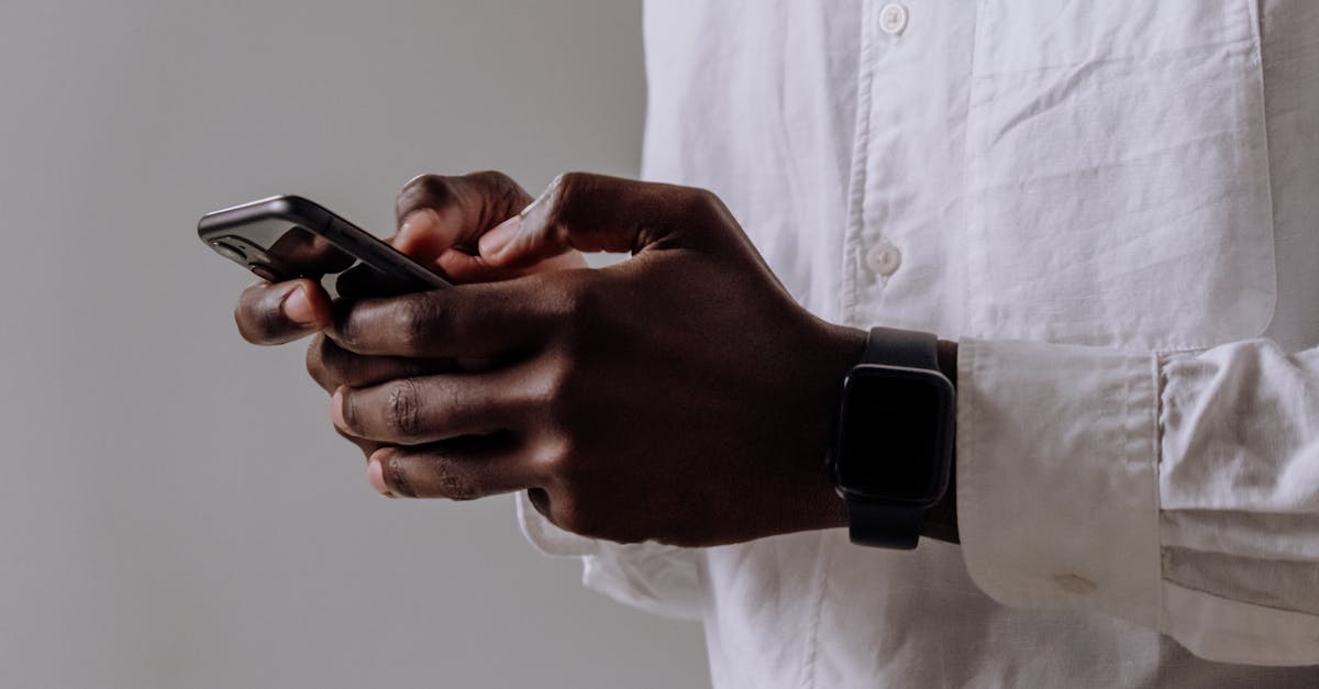 How to delete group from WhatsApp iPhone