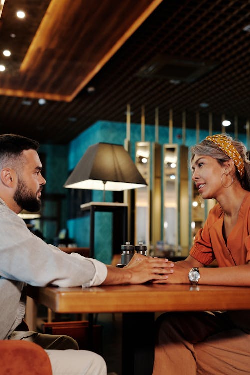 Free A Couple on a Date in a Restaurant Stock Photo