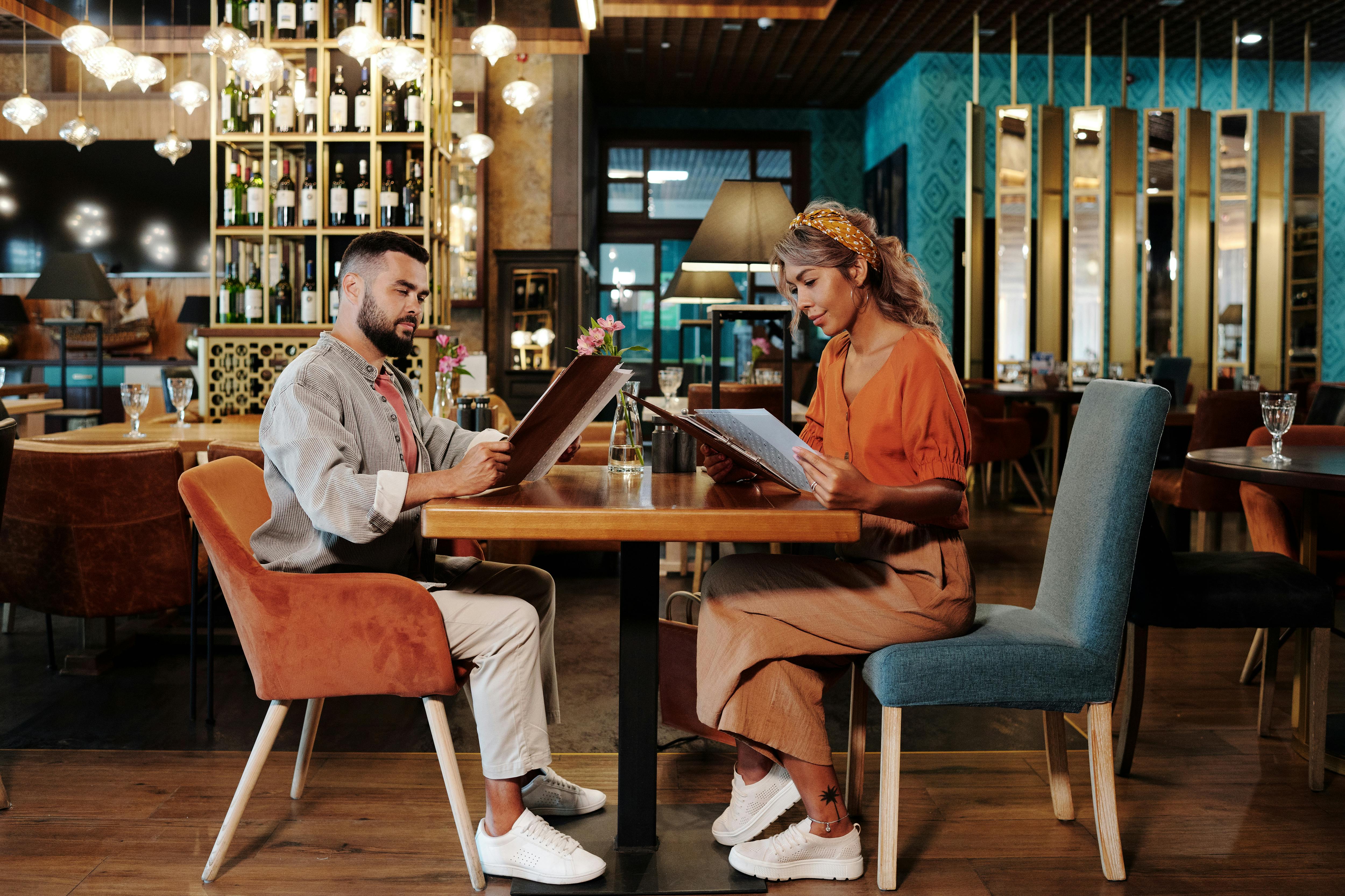 restaurant cancellation fee debate