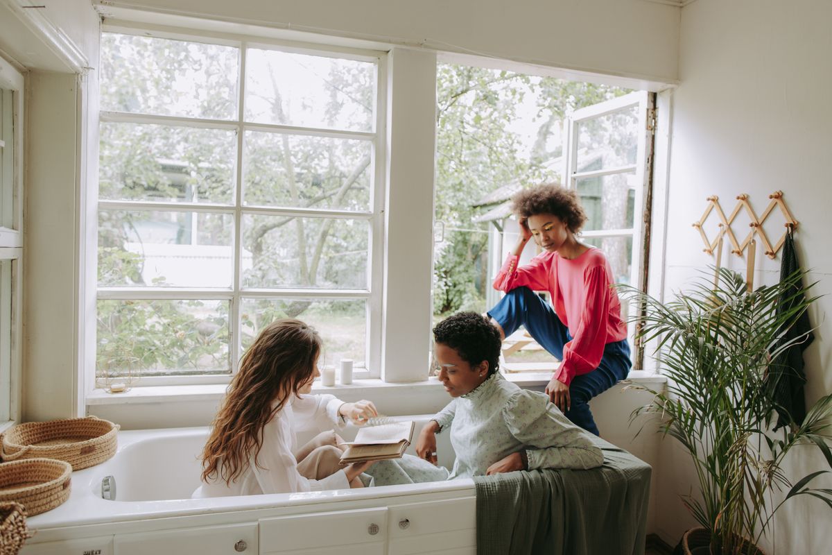 student moves in Rowde — Student Moves in Rowde — the working end of the job