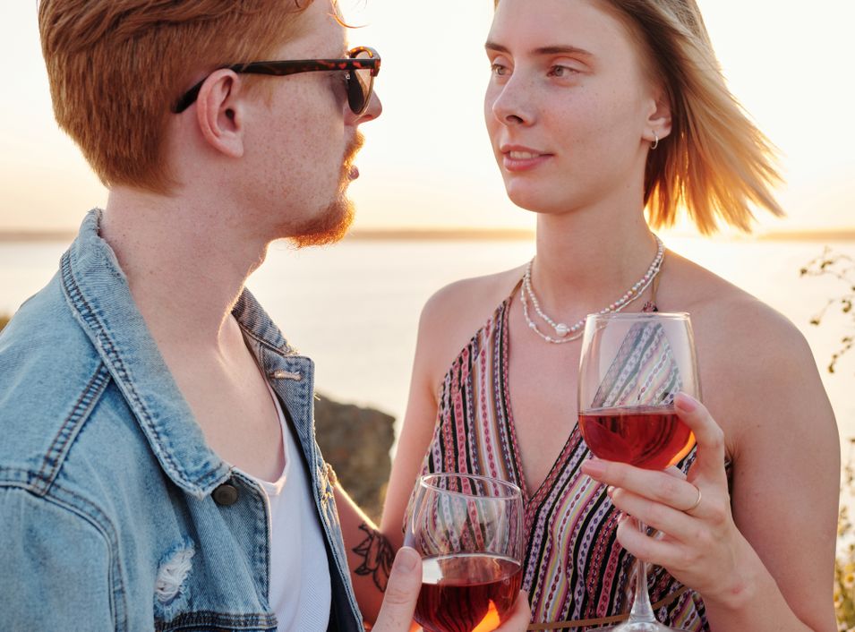 professionals using dating apps to meet latin women online