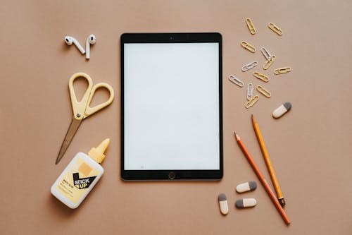 Ilmainen kuvapankkikuva tunnisteilla airpods, asetelma, flatlay