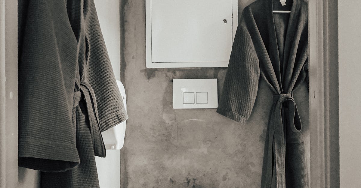 Hanging toilet design