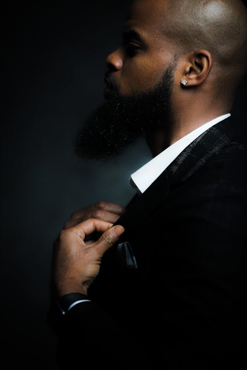 Kostenloses Stock Foto zu afroamerikanischer mann, anzugjacke, bärtig