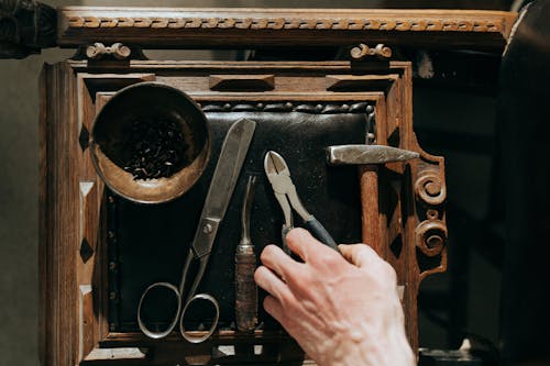 Leather crafting tools Stock Photo by ©haveseen 32094601