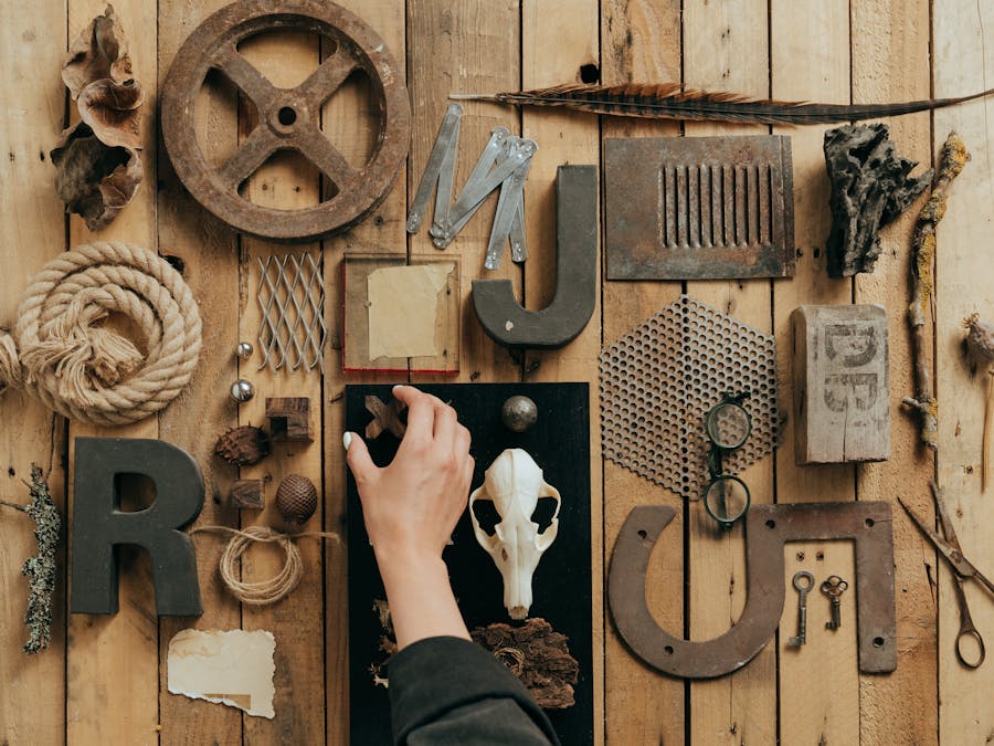 What are the 8 elements of marketing?