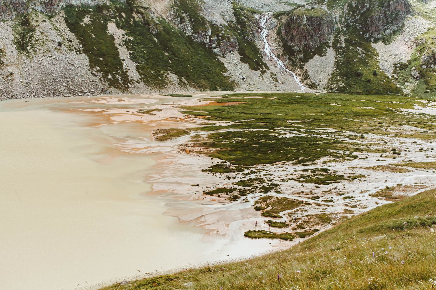 What Temperature Does Snow Melt? [Comprehensive Answer] - CGAA.org