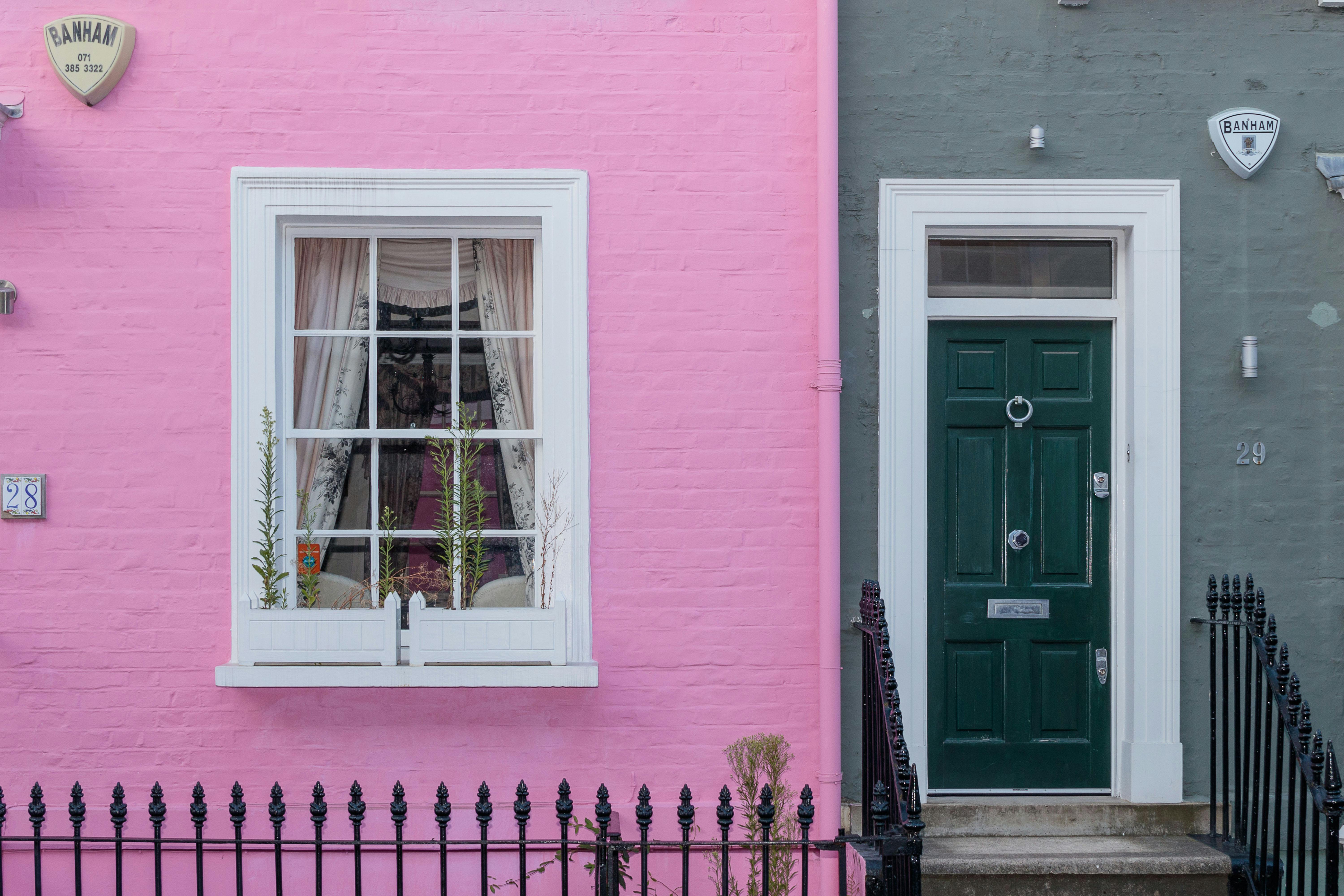 Fixed mortgage rates follow falling oil prices — Photo by Domenico Bandiera on Pexels