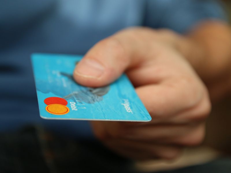 20 Mois de Salaire par Erreur : Refus de Rembourser, Quelles Conséquences?
