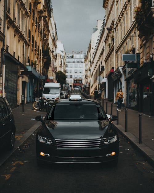 Voiture Noire Sur Route