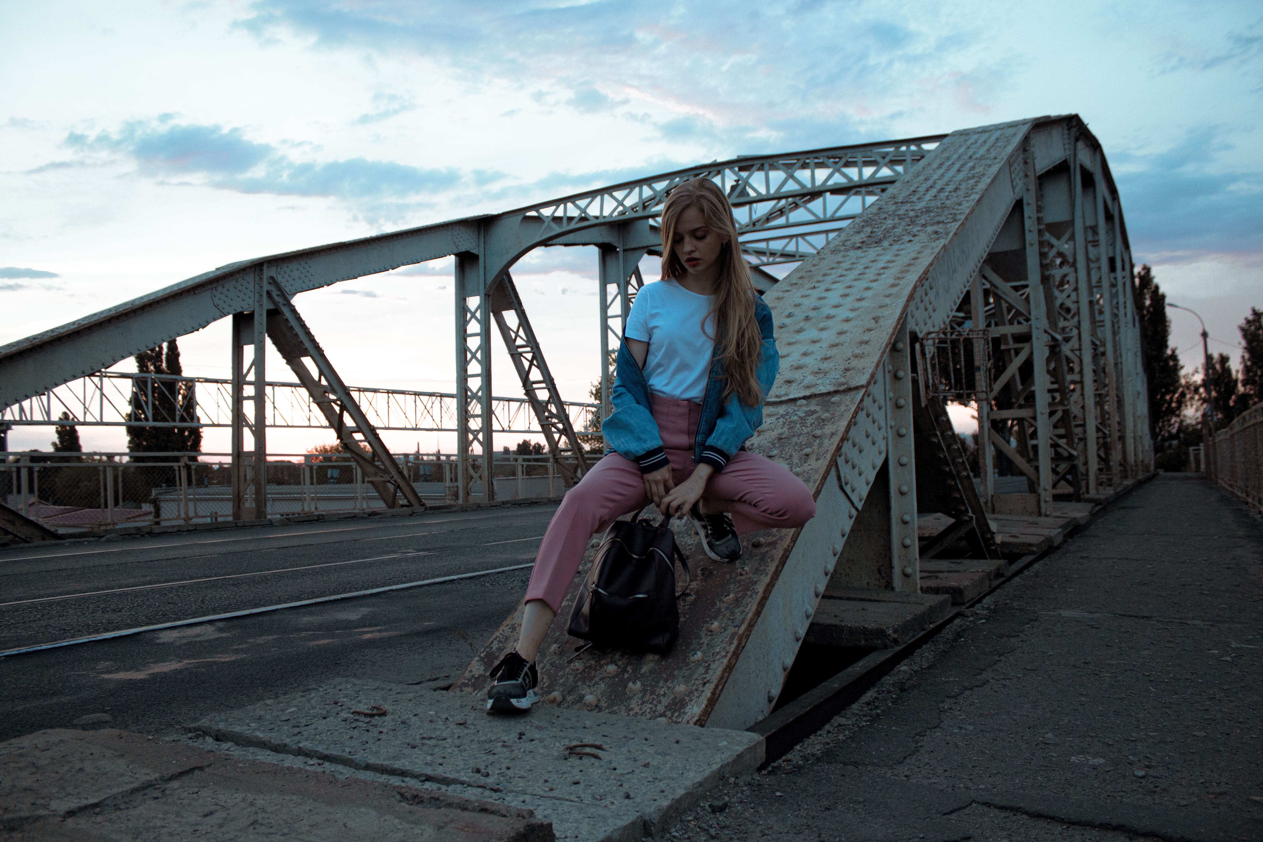 general lifestyle shop phone number — Photo by Polina Hedzenko on Pexels