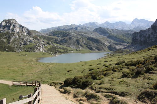 Бесплатное стоковое фото с гора, живописный, озеро