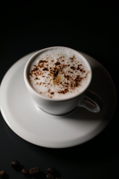 cappuccino, dikey atış, Fincan içeren Ücretsiz stok fotoğraf