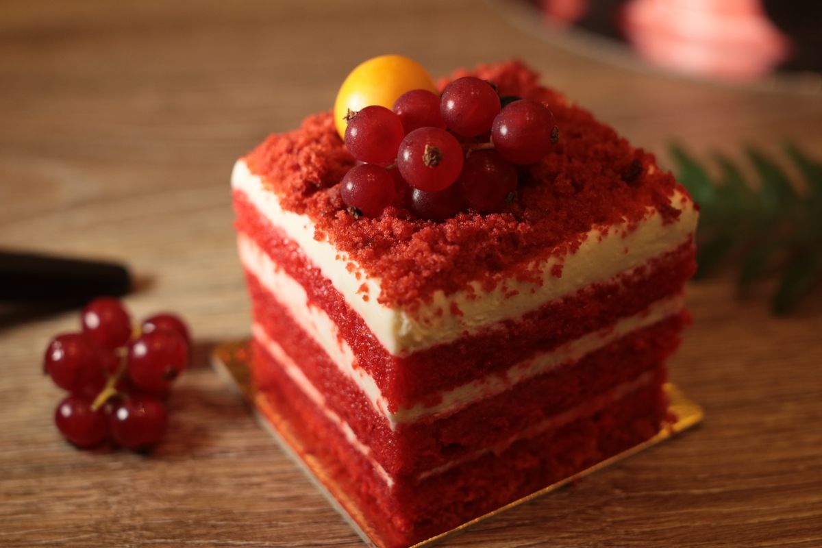 Red Velvet Cake, 1 kg alternate view