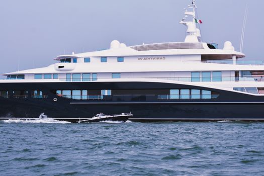 Unveiling Exclusive Luxury Experiences US