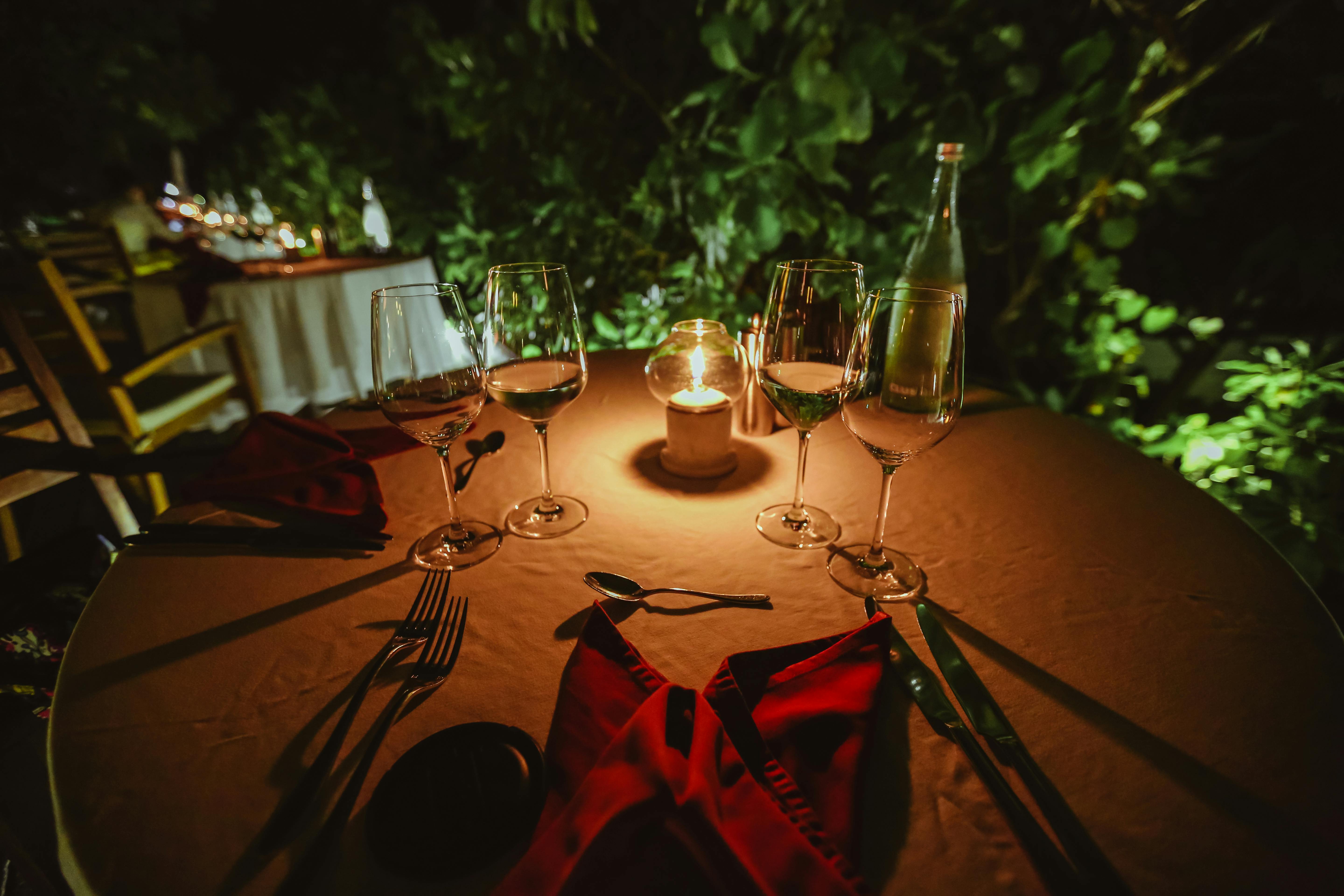 Table Set-Up on a Wedding · Free Stock Photo