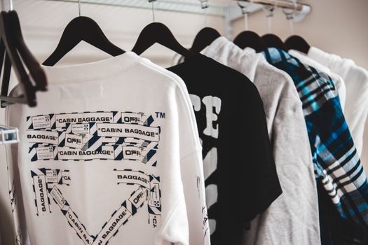How I Earn $2,500/Month with Print-on-Demand T-Shirts